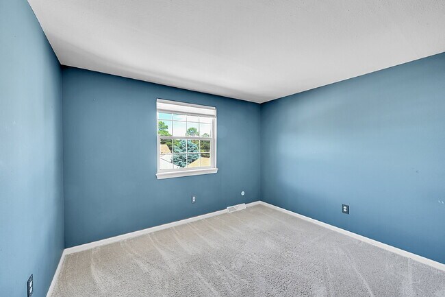 Building Photo - $2,700.00 - 3 Beds, 2.5 Baths, Townhouse i...