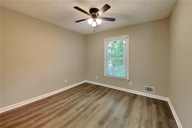 Building Photo - 798 Brownlee Ln