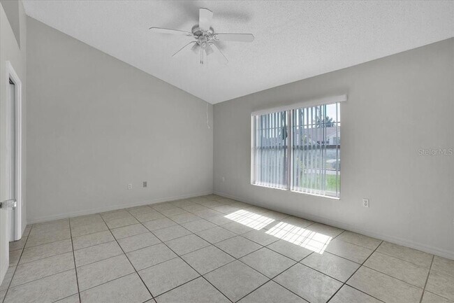 Building Photo - 112 Azalea Dr