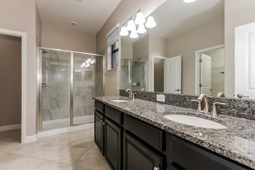 Building Photo - 10007 Ivory Dr