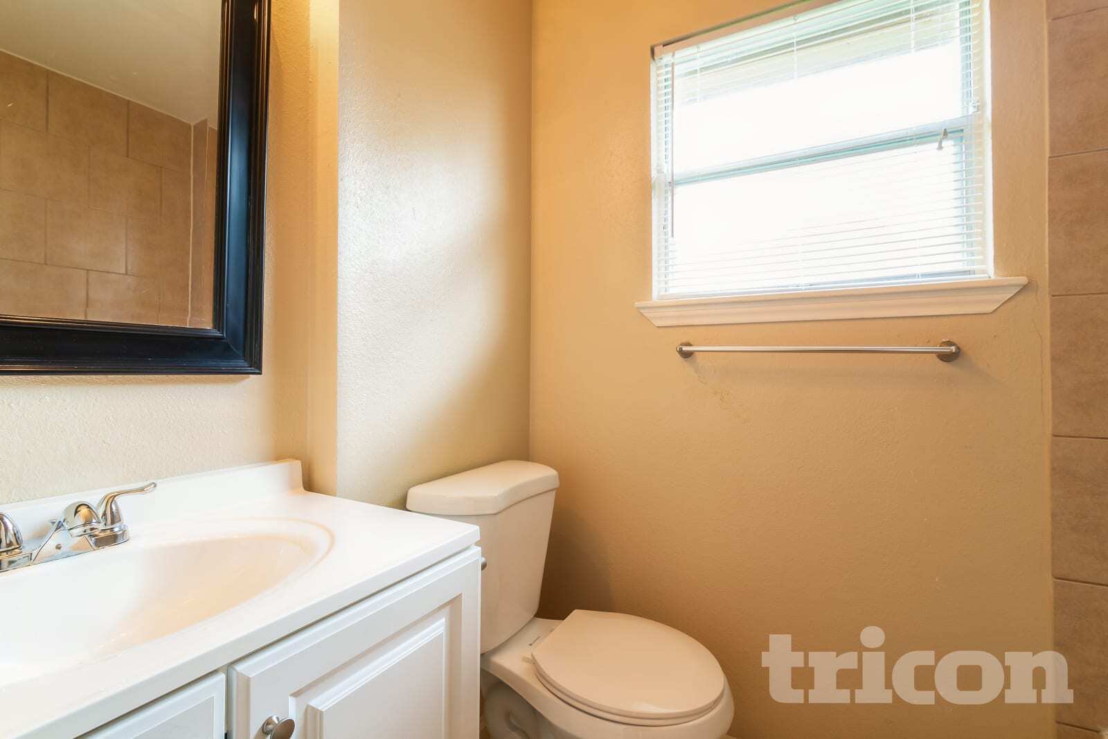 Building Photo - 5234 Jorns St