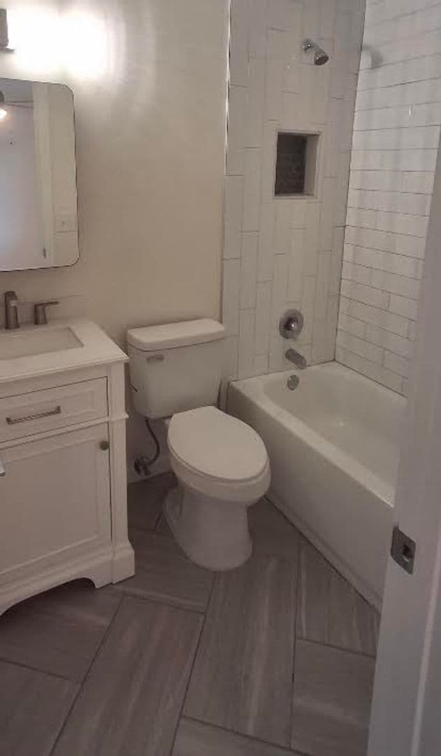Building Photo - Exceptional Fully Remodeled 2-Bedroom, 2-Bath Duplex in University PlaceFenced Yard