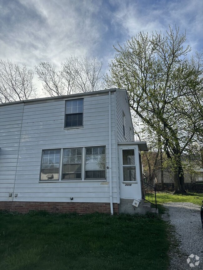 Building Photo - Single Family 2 Bed 1 Bath FOR RENT!