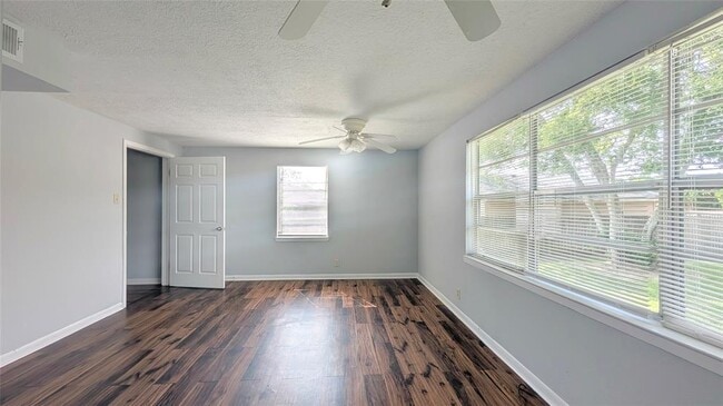 Building Photo - 3733 Hays Ave