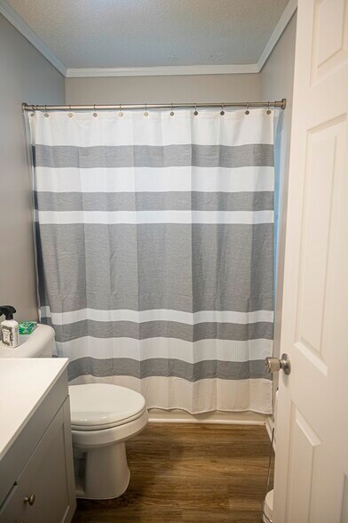 Building Photo - 2514 Aster Dr