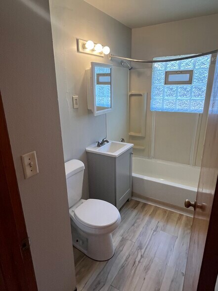 Building Photo - 5132 N 84th St