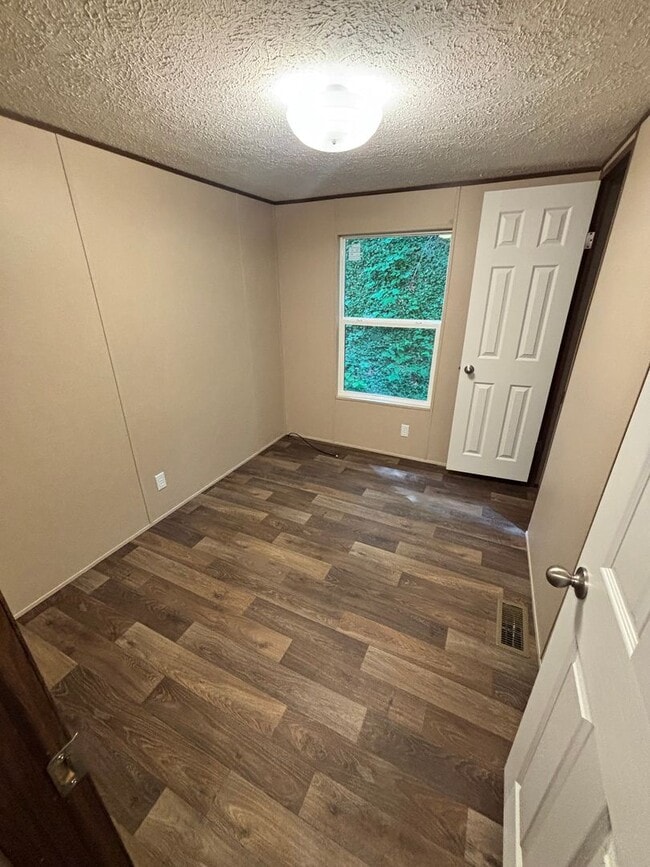 Building Photo - 49 Crooked Fork Ln