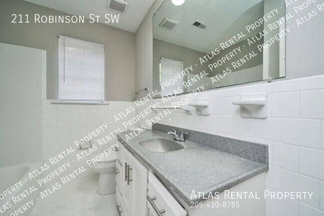 Building Photo - 211 Robinson St SW