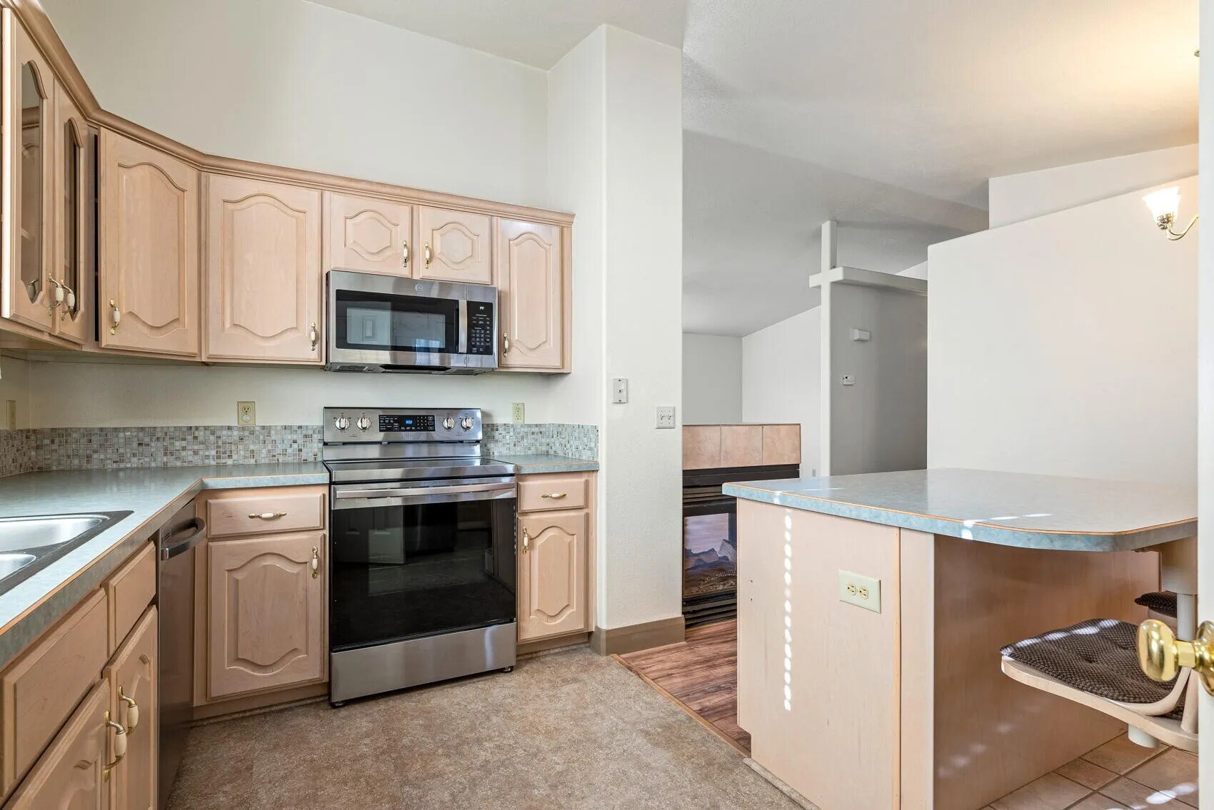 Building Photo - 1852 N Wedgewood Ln