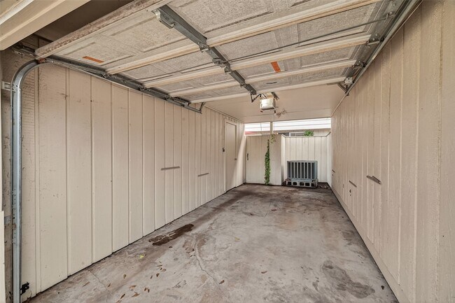 Building Photo - 6404 Burgoyne Dr.