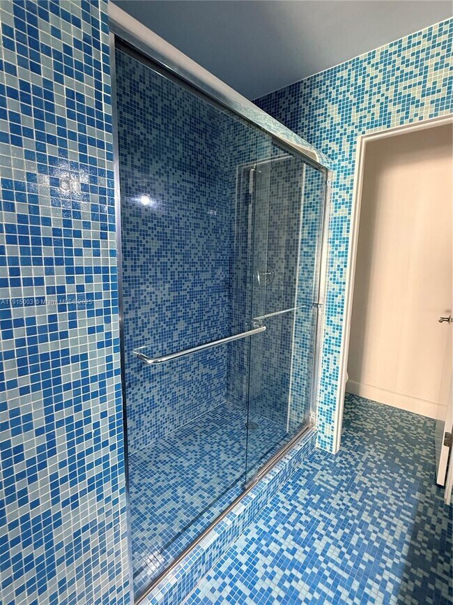 Building Photo - 15315 Loch Isle Dr W