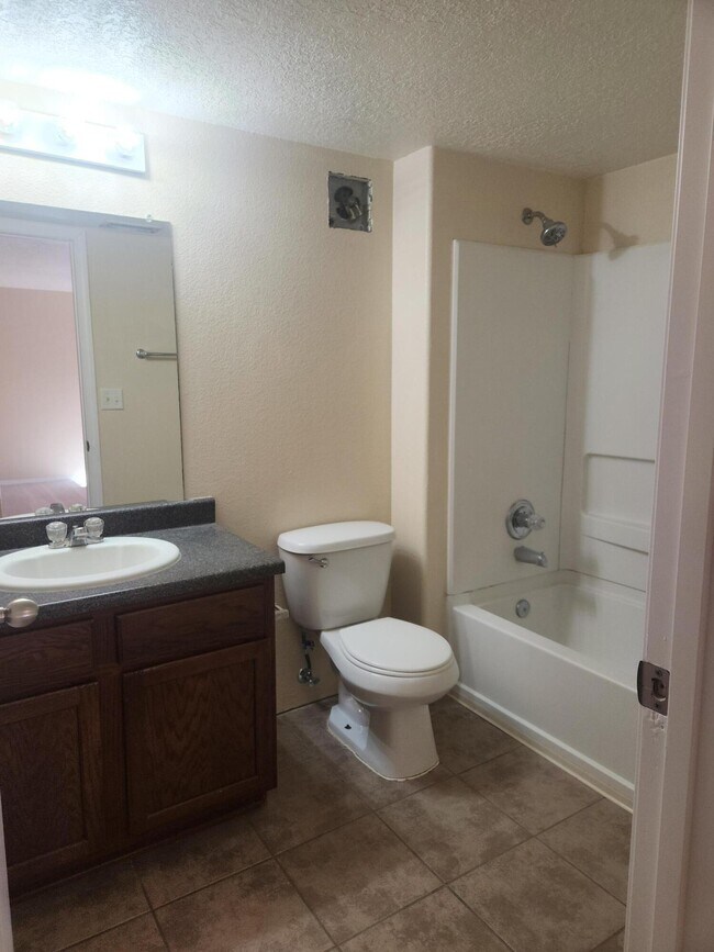 Building Photo - 6548 Ancients Rd NW