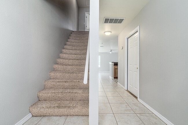 Building Photo - 100 Corwin Dr