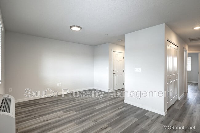 Building Photo - 2560 Hawthorne St
