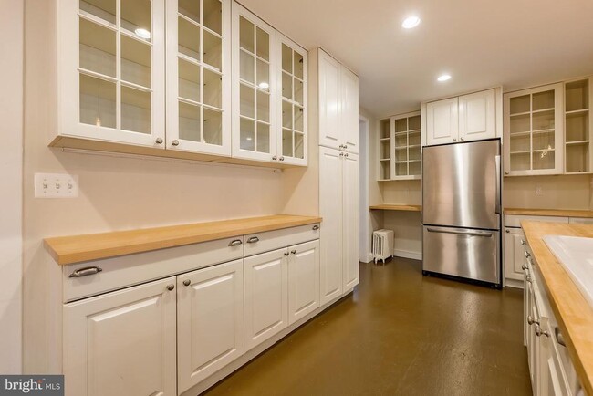 Building Photo - 3236 McKinley St NW