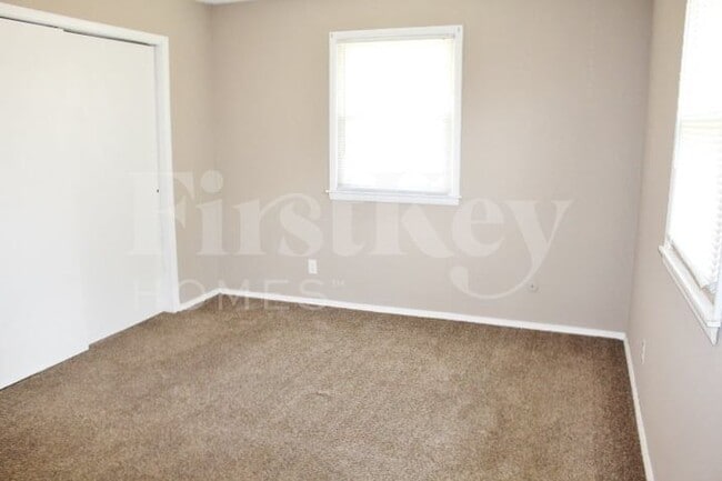 Building Photo - 4455 Stuart Dr