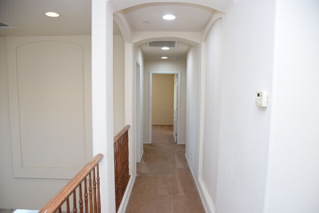 Building Photo - HENDERSON UPGRADED 4 BEDROOM HOME