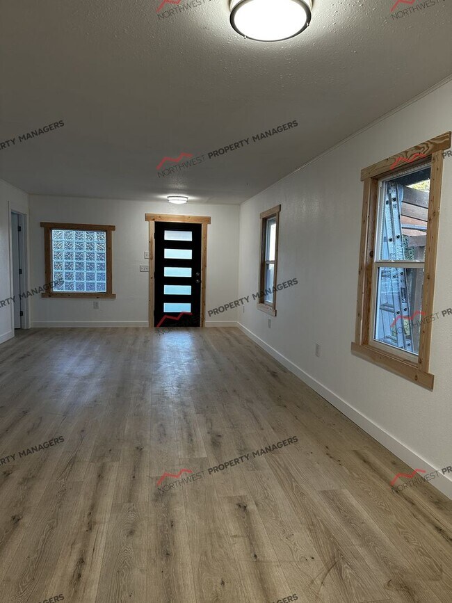 Building Photo - 10341 184th Ave SW