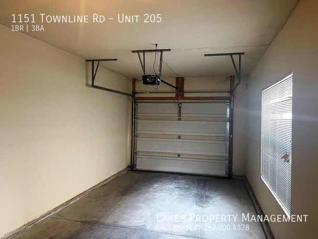 Building Photo - Spacious Executive Style Condo