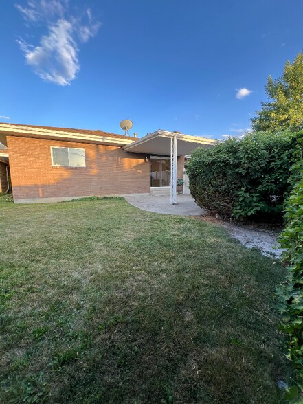 Building Photo - 3193 S Young Haven Cir