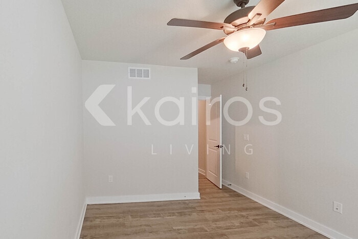 Building Photo - 6918 Bluebell Ct