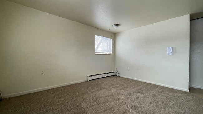 Building Photo - 1313 Burton Ct