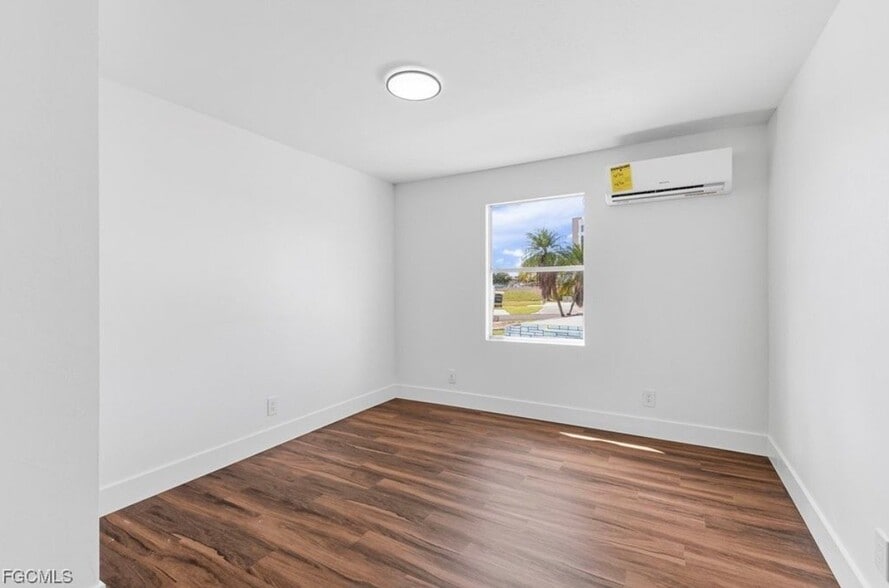 Building Photo - 13670 Dowitcher Dr