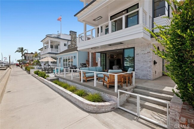 Building Photo - 225 E Bay Front