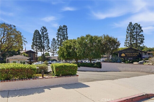 Building Photo - 374 Miraleste Dr