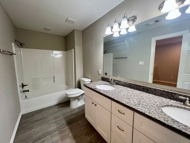Building Photo - 9916 Landry Dr