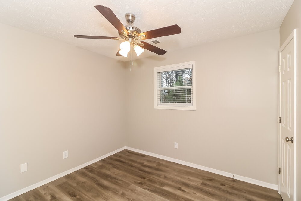 Building Photo - 140 Birch Rill Dr