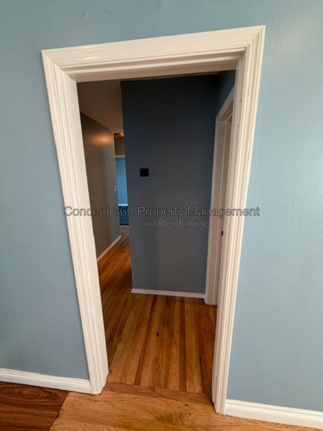 Building Photo - 5029 Fidler Ave