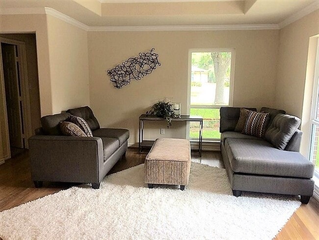 Building Photo - 4734 Benning Dr