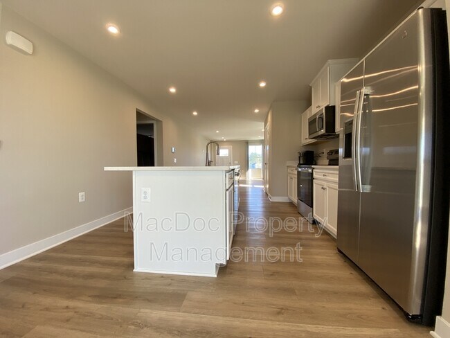 Building Photo - 18422 Centennial Cir