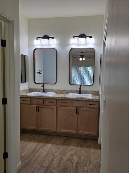 Building Photo - 2459 Davis Ridge Ave