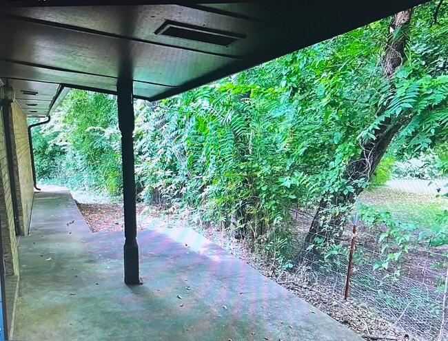 Building Photo - 502 E Anna St