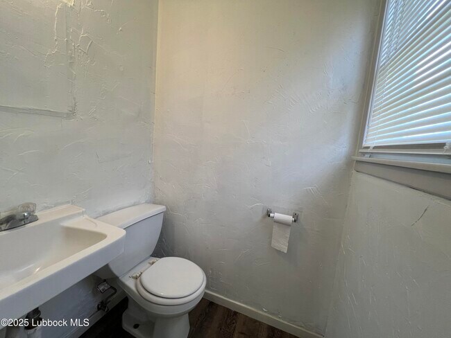 Building Photo - 3106 Aberdeen Ave