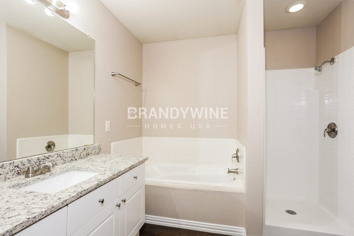 Building Photo - 4804 St Thomas Pl