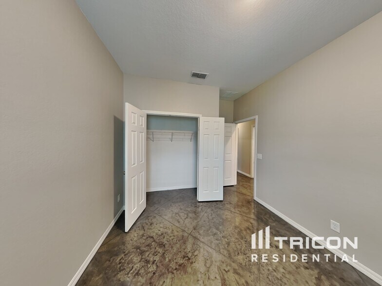 Building Photo - 2936 Whispering Trails Dr