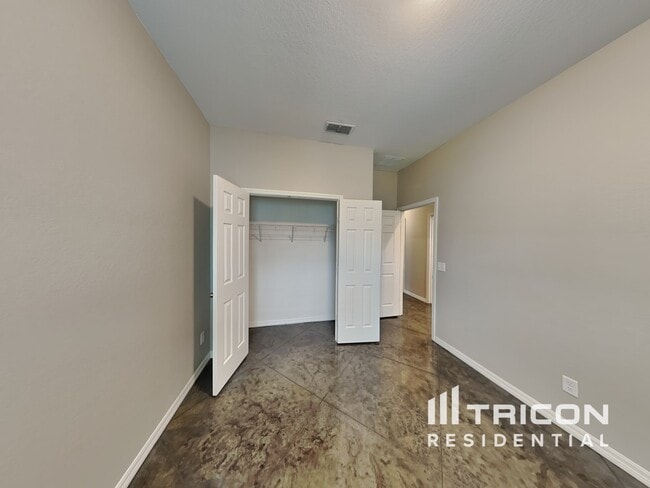 Building Photo - 2936 Whispering Trails Dr