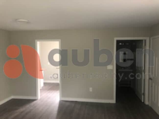 Building Photo - Newly Updated Studio in Brainerd