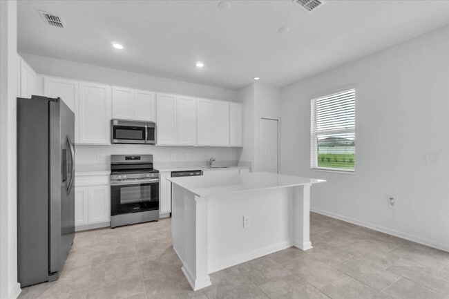 Building Photo - 3157 Laurent Lp