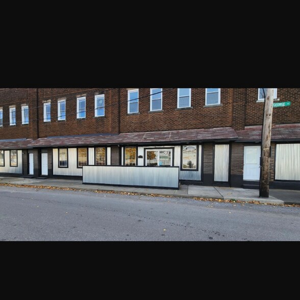 Building Photo - 373 Munson Ave