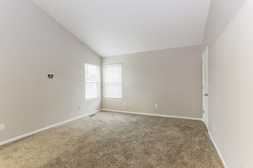 Building Photo - 6280 Marengo St