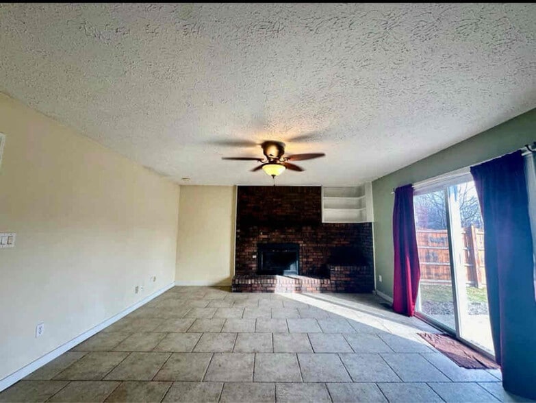 Building Photo - 8021 Knollgate Ct