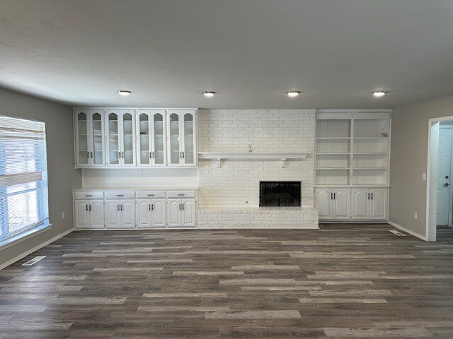 Building Photo - 2629 N Sterling Ave