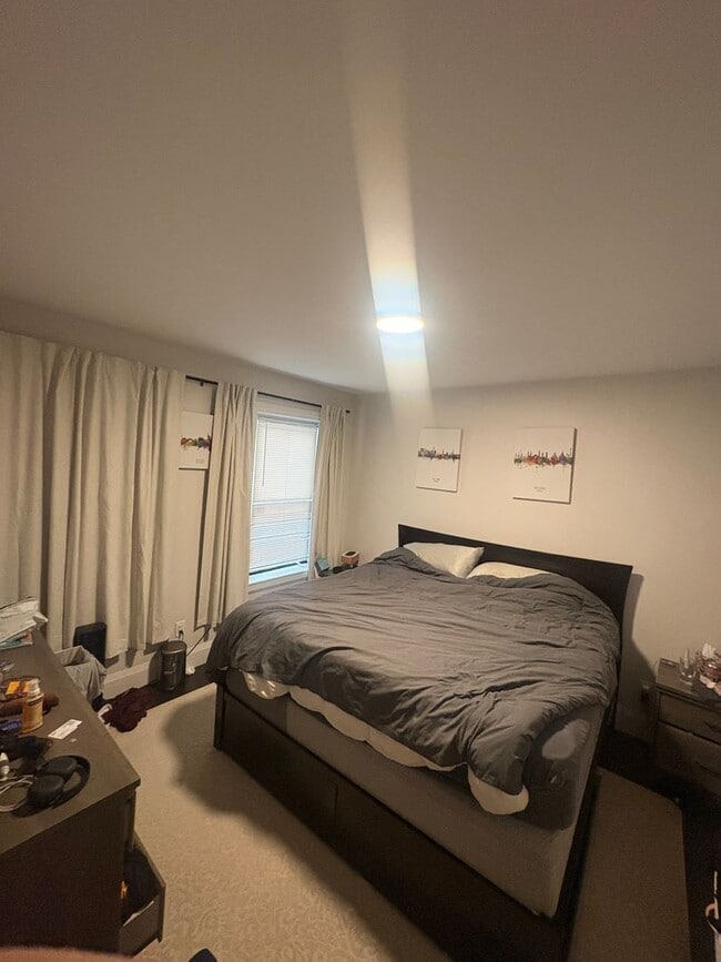 Building Photo - Amazing 3 bed 2 bath in Brookline!