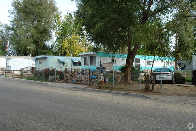 Building Photo - 412 10th Ave N