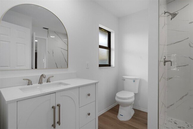 Building Photo - 9910 Island Harbor Dr