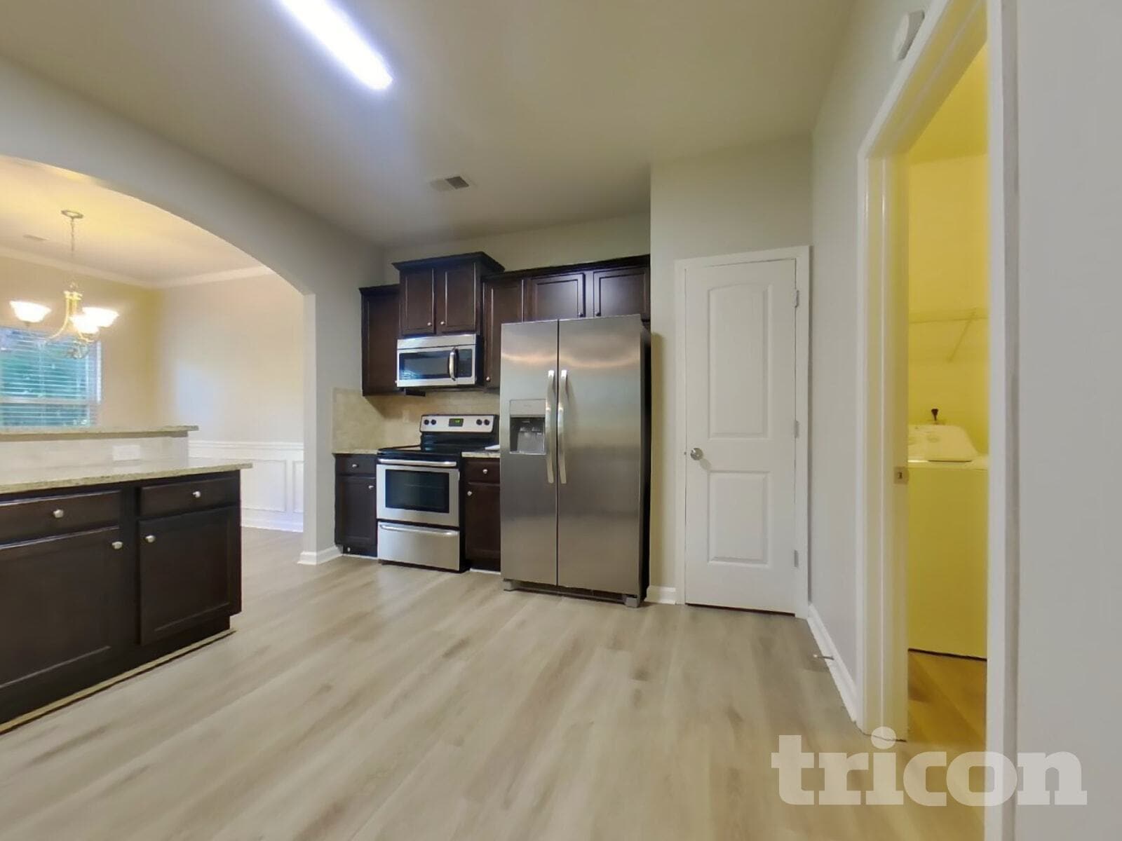 Building Photo - 4459 Ravenwood Dr